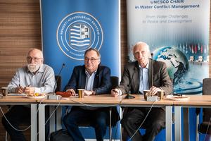 6_students_sceince_club_climate_change_floods_2025-2